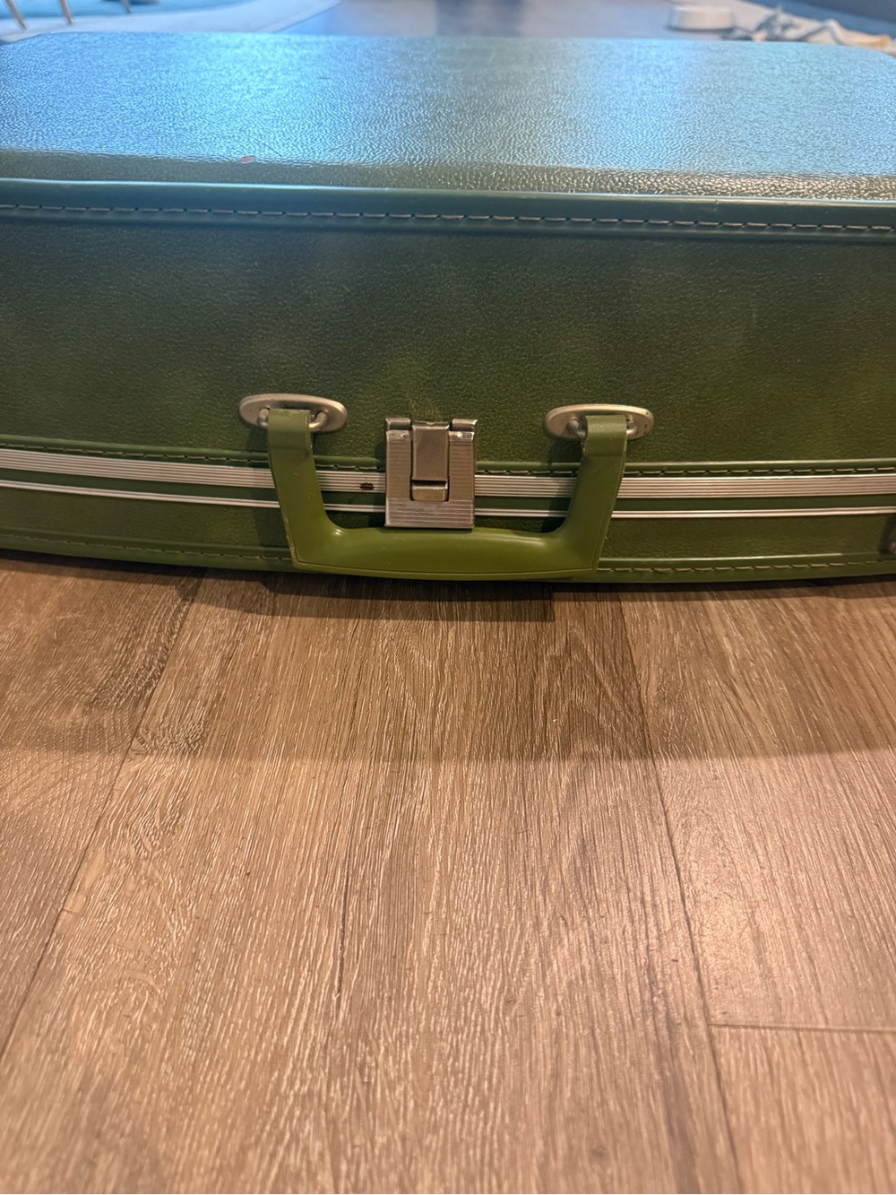 Vintage Olive Green Travel Suitcase - Picture 2 of 4